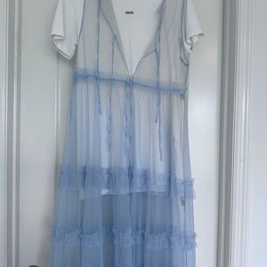 never wear, two pieces in side is a white t shirt can wear separately